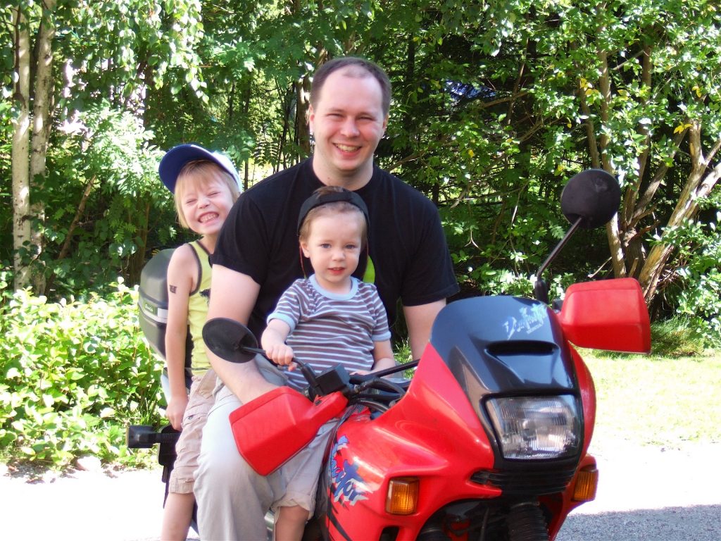 moottoripyöräily lapsen kanssa